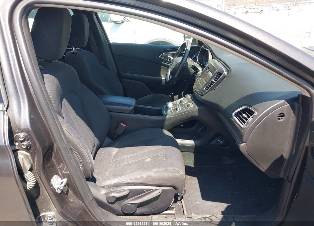 2016 CHRYSLER 200 LIMITED VIN: 1C3CCCAB2GN154779