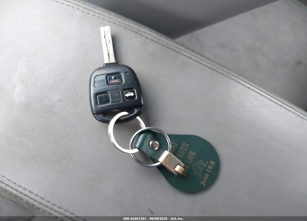 2005 LEXUS ES 330 VIN: JTHBA30GX55130137