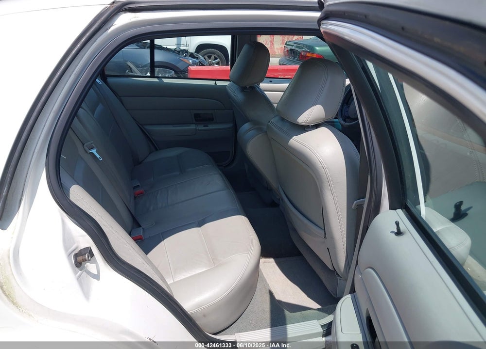 2005 FORD CROWN VICTORIA LX/LX SPORT VIN: 2FAFP74W65X121904