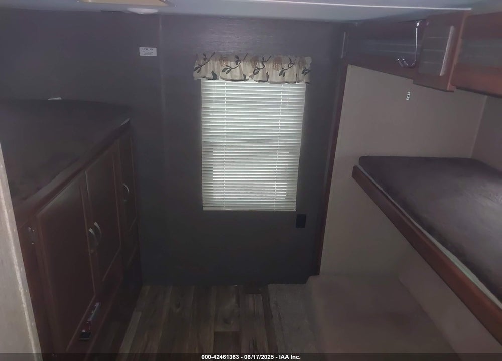 2016 KEYSTONE COACH KEYSTONE VIN: 4YDT33526GT414342