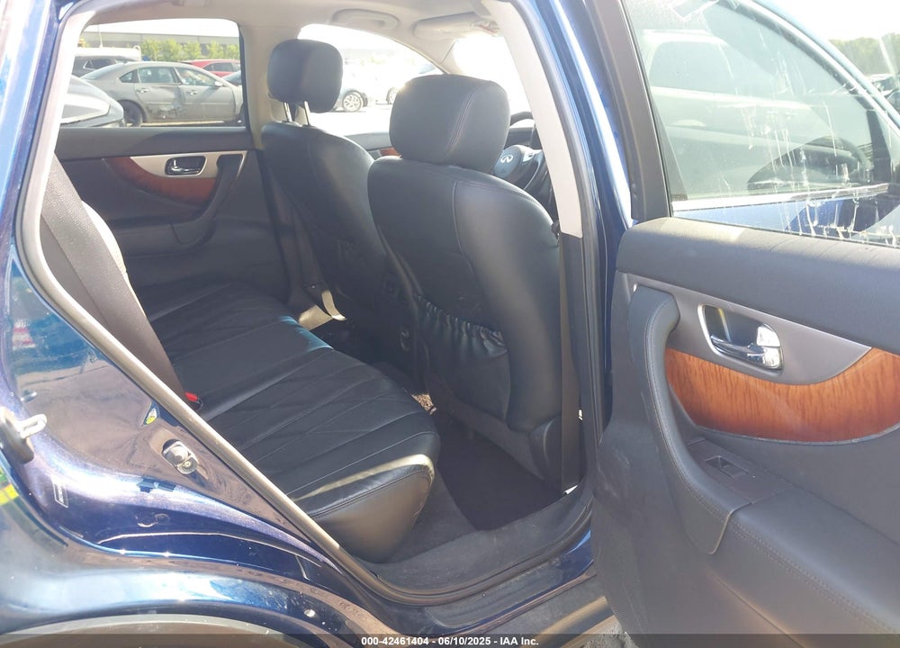 2016 INFINITI QX70 VIN: JN8CS1MW5GM750920