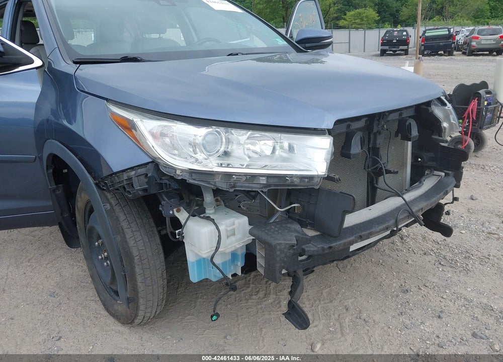 2018 TOYOTA HIGHLANDER VIN: 5TDJZRFHXJS879100