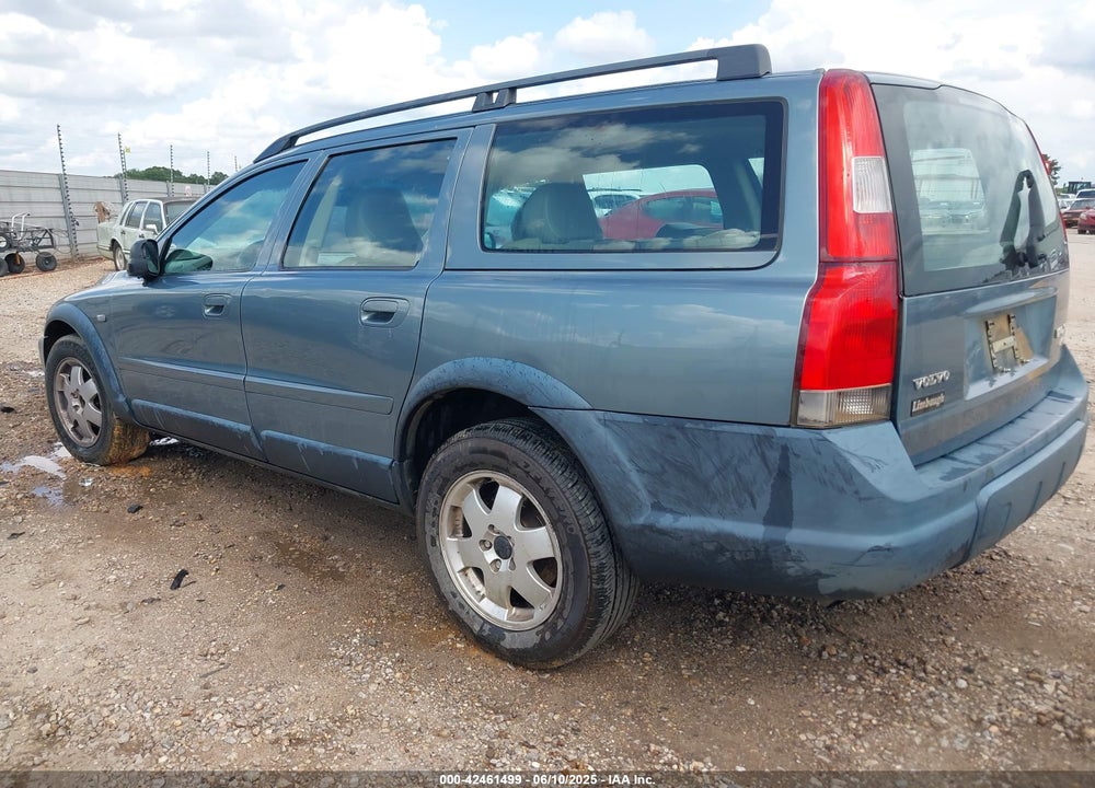 2002 VOLVO V70 XC VIN: YV1SZ58D921078240