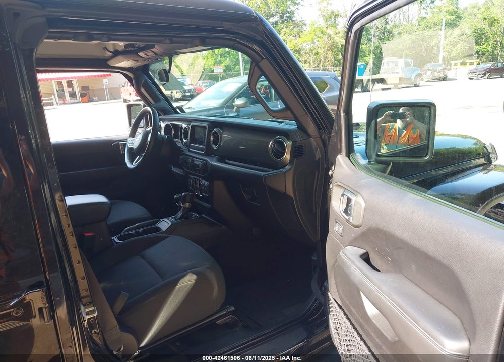 2019 JEEP WRANGLER UNLIMITED SAHARA 4X4 VIN: 1C4HJXEN5KW621649