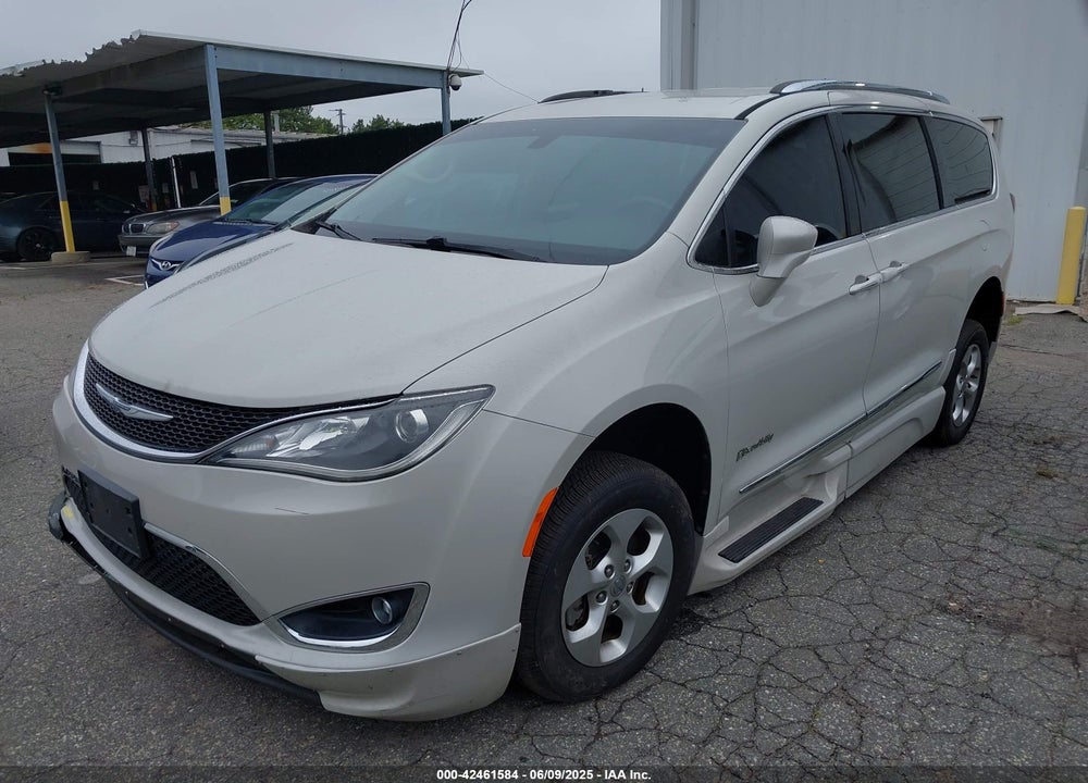 2017 CHRYSLER PACIFICA VIN: 2C4RC1EG3HR720775