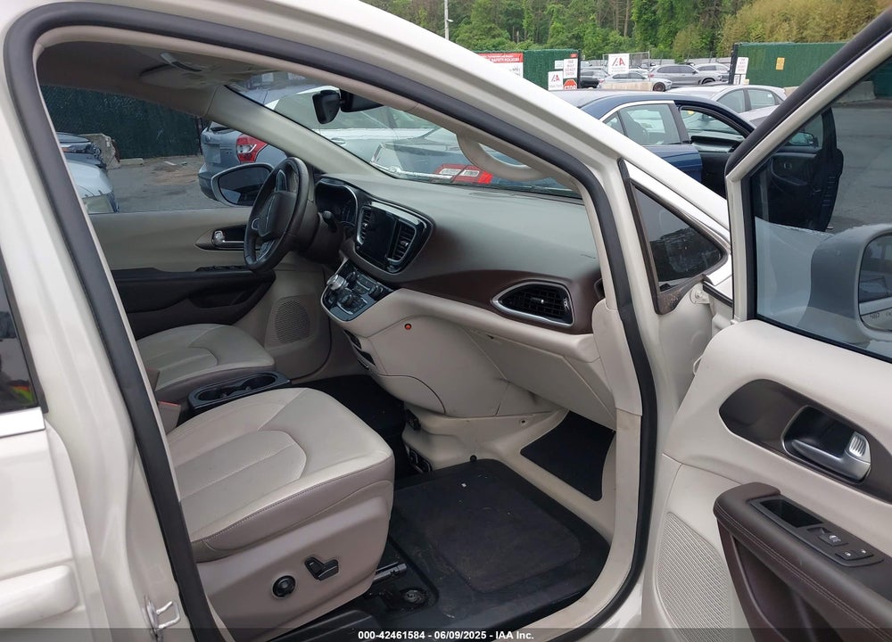 2017 CHRYSLER PACIFICA VIN: 2C4RC1EG3HR720775