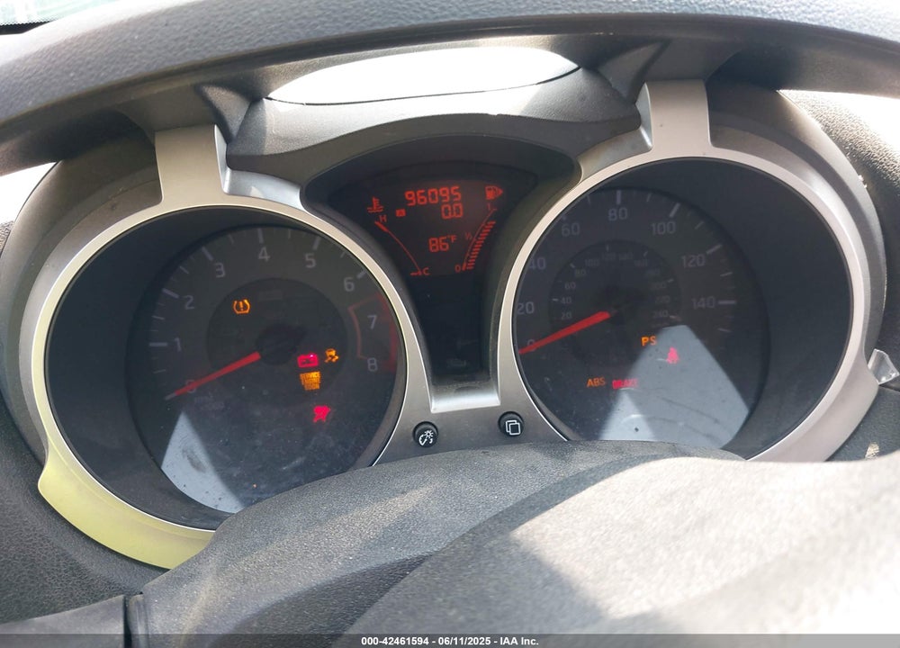 2014 NISSAN JUKE VIN: JN8AF5MR3ET351357