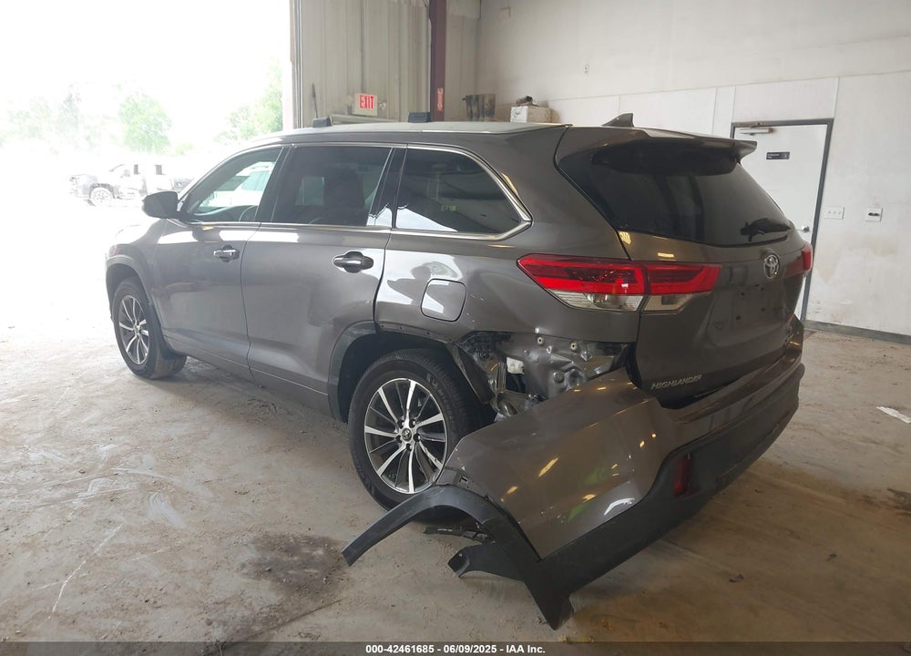 2018 TOYOTA HIGHLANDER VIN: 5TDJZRFHXJS904447