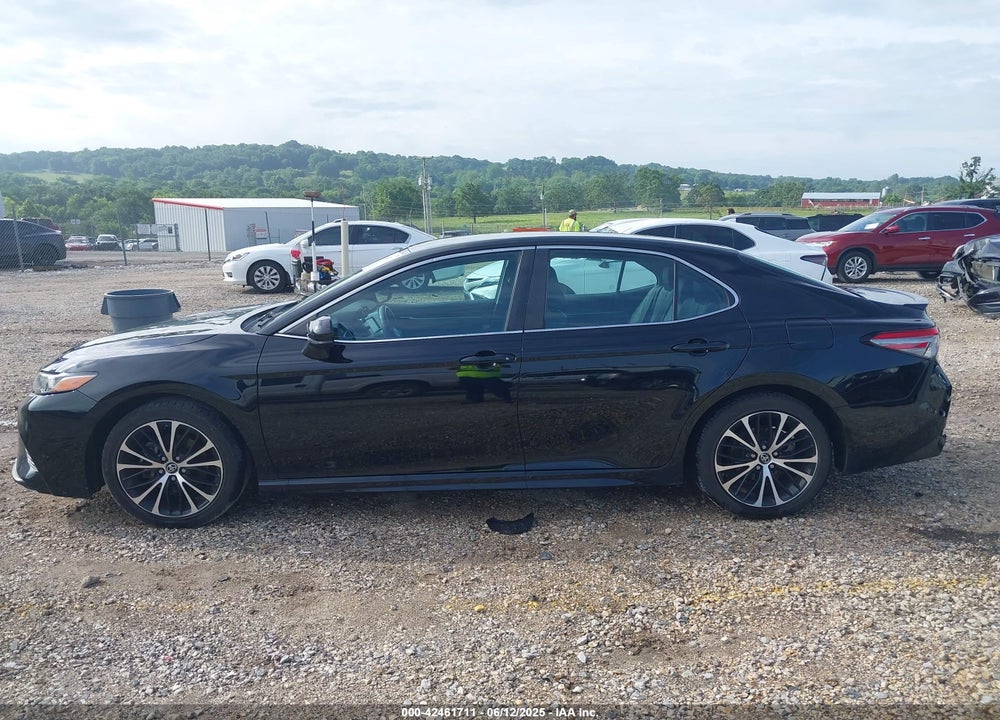 2018 TOYOTA CAMRY VIN: 4T1B11HKXJU557991