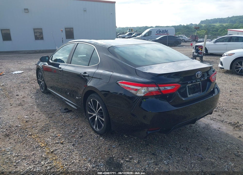 2018 TOYOTA CAMRY VIN: 4T1B11HKXJU557991
