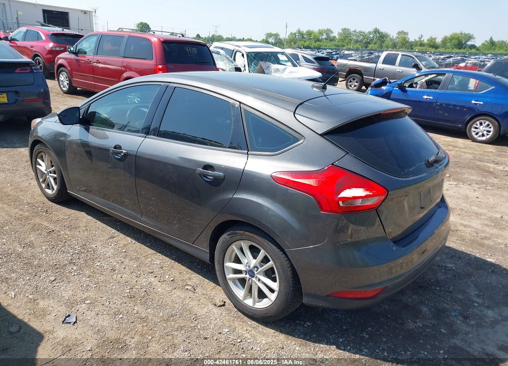 2015 FORD FOCUS SE VIN: 1FADP3K21FL325833