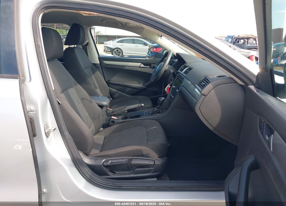 2015 VOLKSWAGEN PASSAT 1.8T S VIN: 1VWAS7A32FC065629