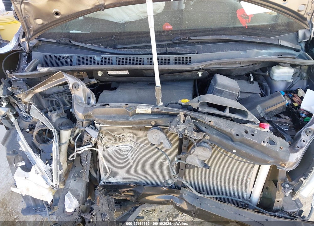 2014 TOYOTA SIENNA XLE V6 8 PASSENGER VIN: 5TDYK3DC8ES429829