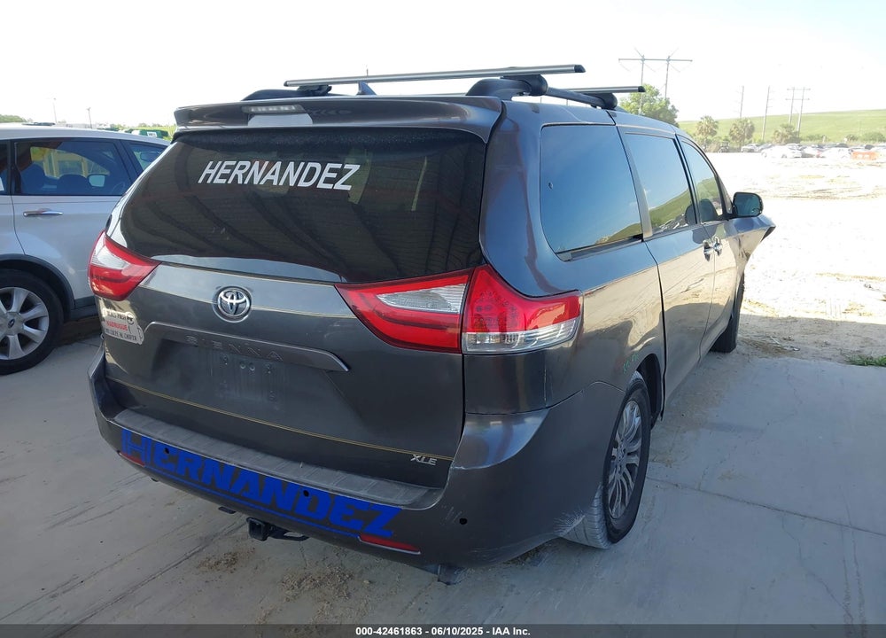 2014 TOYOTA SIENNA XLE V6 8 PASSENGER VIN: 5TDYK3DC8ES429829