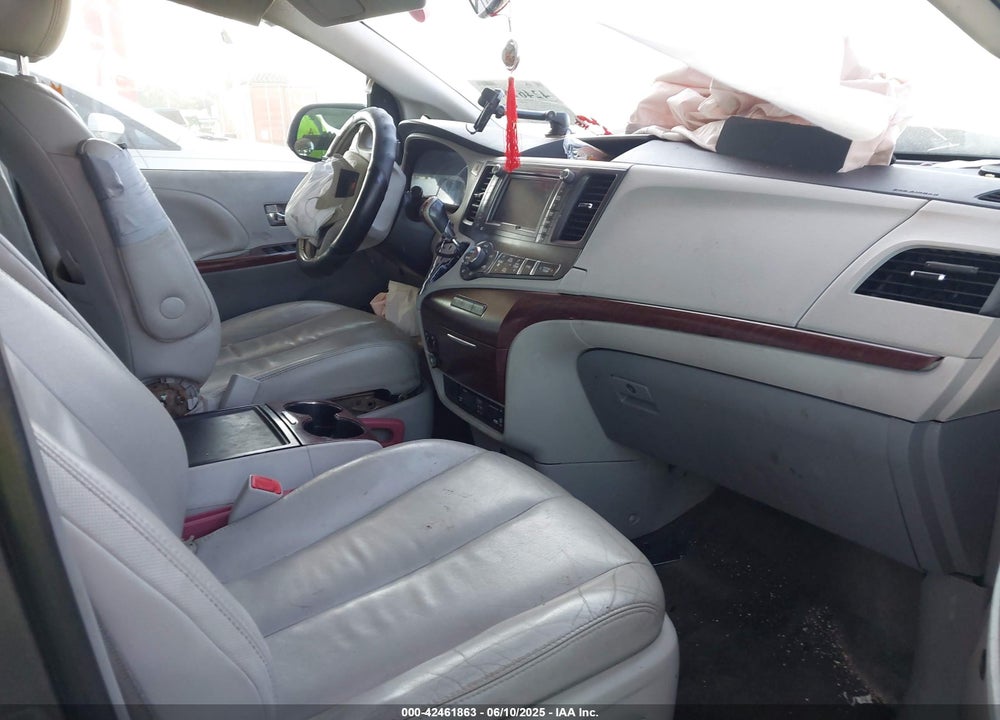 2014 TOYOTA SIENNA XLE V6 8 PASSENGER VIN: 5TDYK3DC8ES429829