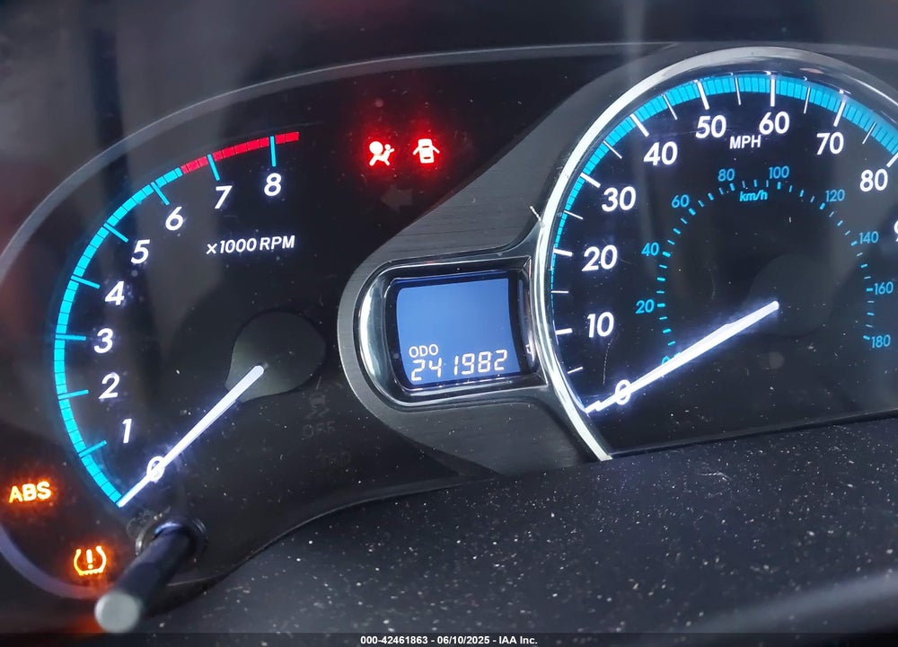 2014 TOYOTA SIENNA XLE V6 8 PASSENGER VIN: 5TDYK3DC8ES429829