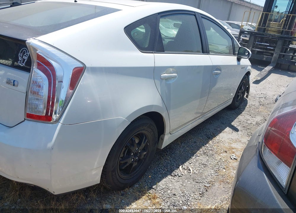2015 TOYOTA PRIUS VIN: JTDKN3DU9F0399962