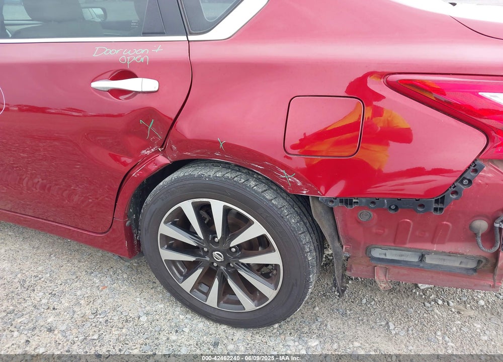 2017 NISSAN ALTIMA VIN: 1N4AL3AP8HC496934