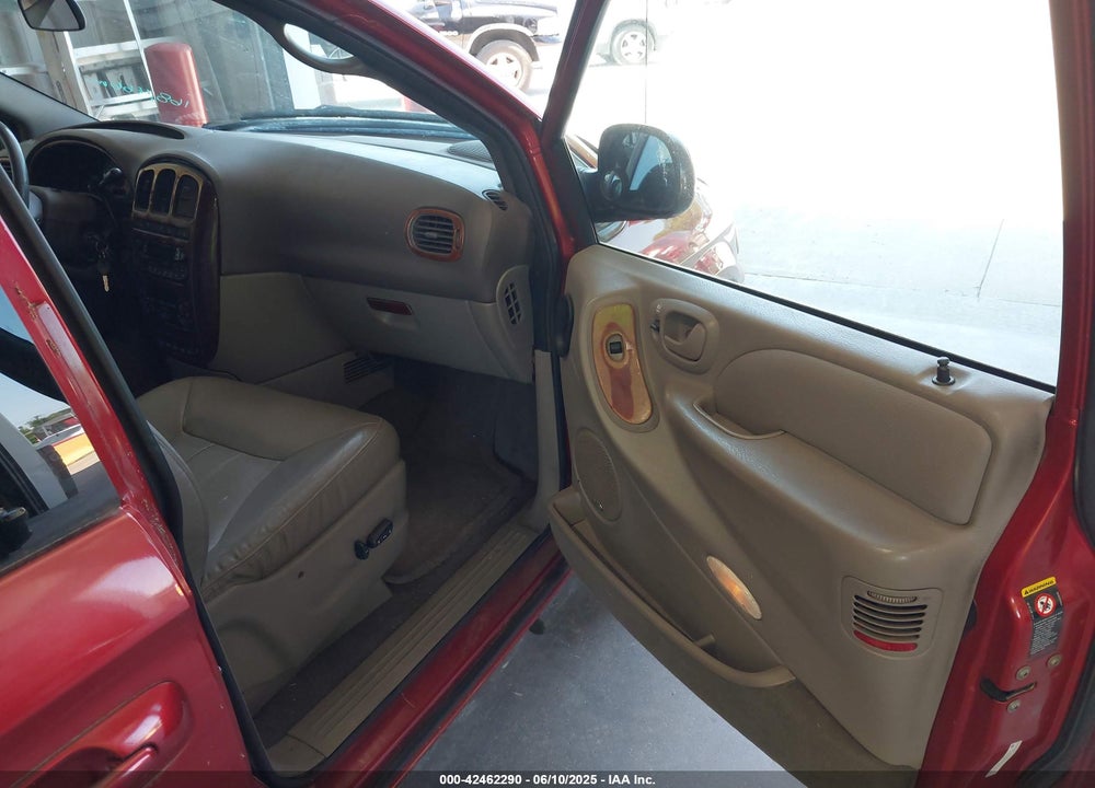 2001 CHRYSLER TOWN & COUNTRY VIN: 2C8GP54L51R166192