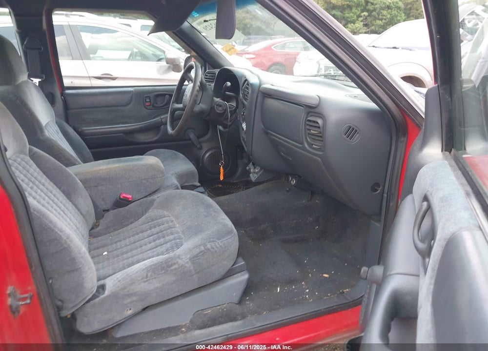 2000 CHEVROLET S-10 LS VIN: 1GCCS1959Y8234985