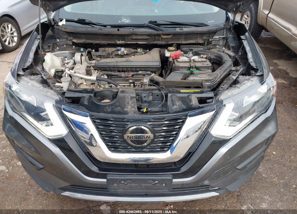 2018 NISSAN ROGUE VIN: JN8AT2MV0JW318555