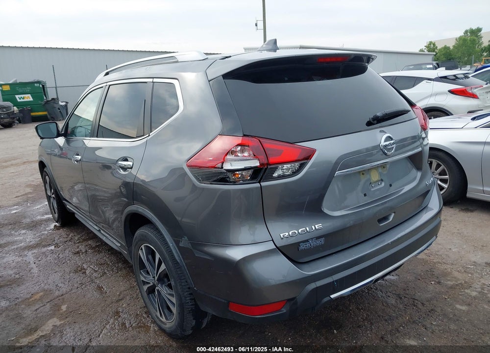 2018 NISSAN ROGUE VIN: JN8AT2MV0JW318555