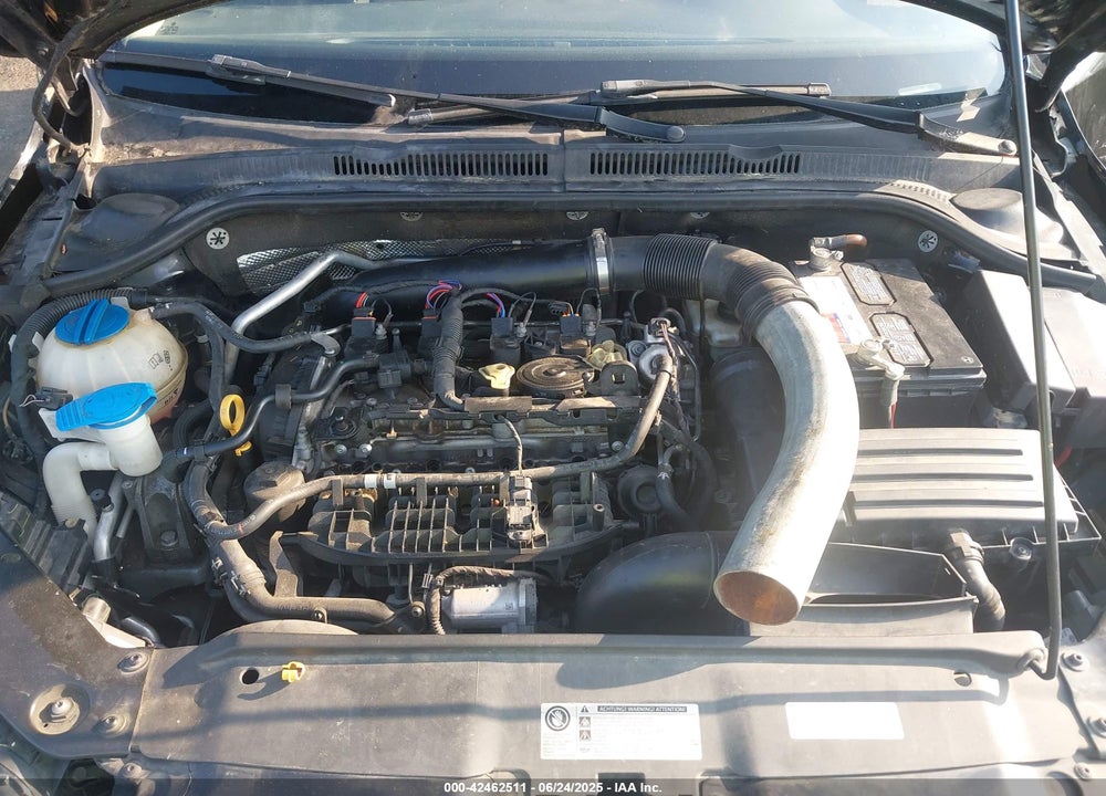 2015 VOLKSWAGEN JETTA 1.8T SE VIN: 3VWD17AJ9FM342127
