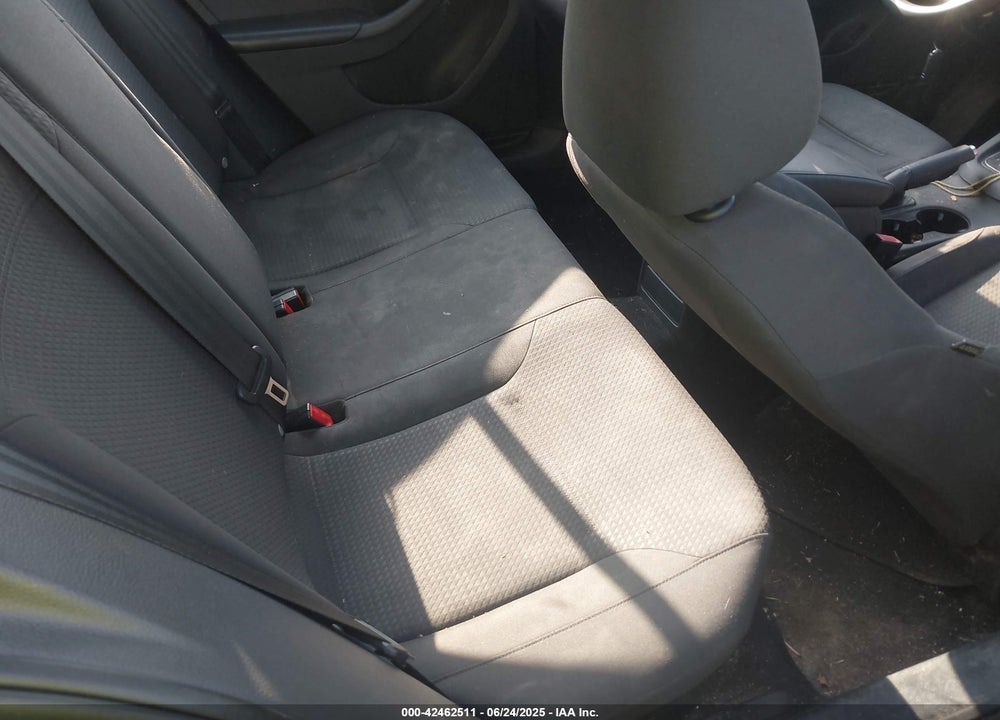 2015 VOLKSWAGEN JETTA 1.8T SE VIN: 3VWD17AJ9FM342127