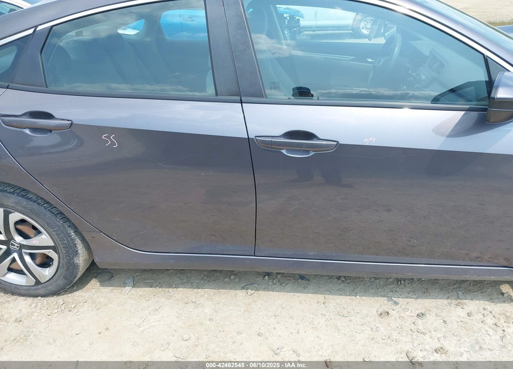2018 HONDA CIVIC VIN: 2HGFC2F54JH556102