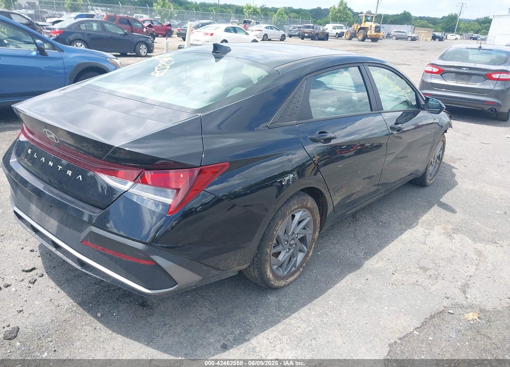 2024 HYUNDAI ELANTRA VIN: KMHLM4DG7RU691626