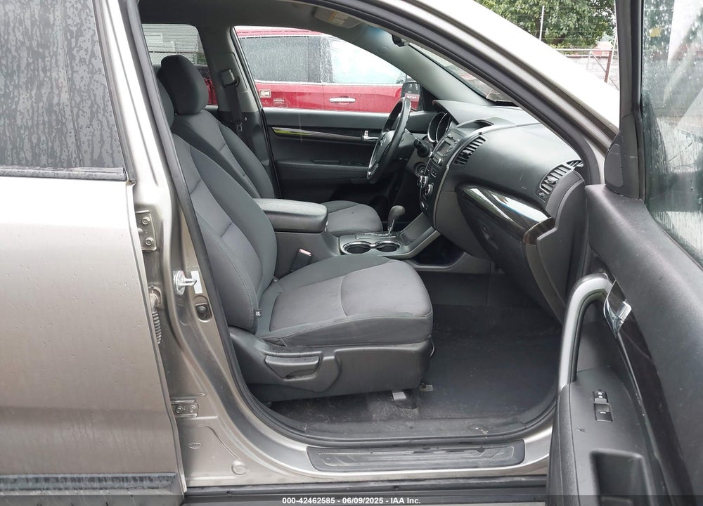 2012 KIA SORENTO VIN: 5XYKTDA68CG274121