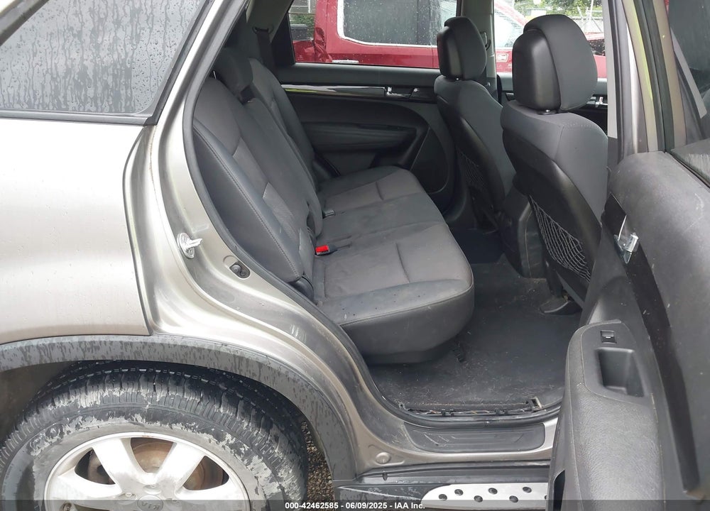 2012 KIA SORENTO VIN: 5XYKTDA68CG274121