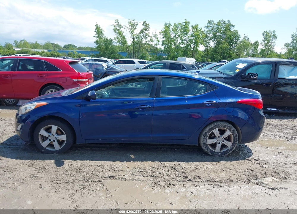 2013 HYUNDAI ELANTRA VIN: KMHDH4AE0DU493328