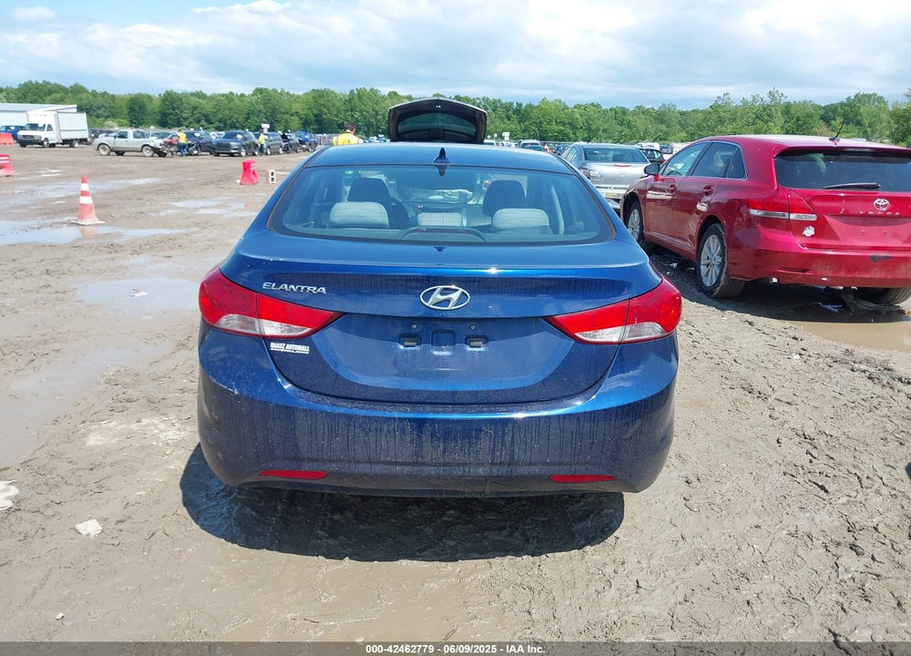 2013 HYUNDAI ELANTRA VIN: KMHDH4AE0DU493328