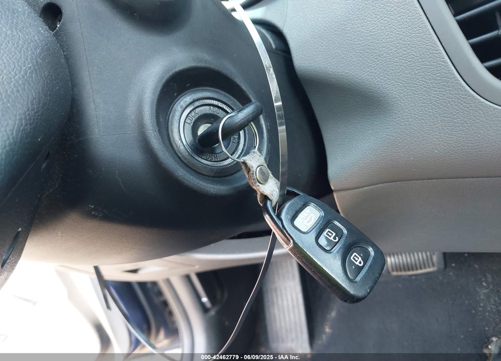 2013 HYUNDAI ELANTRA VIN: KMHDH4AE0DU493328