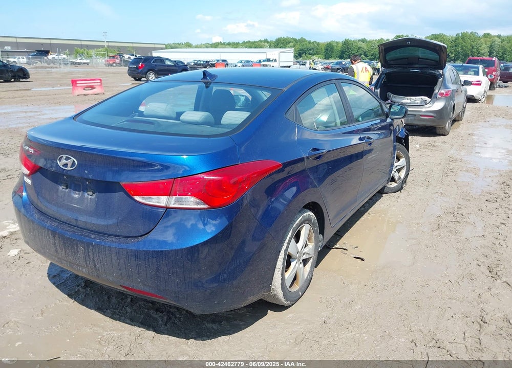 2013 HYUNDAI ELANTRA VIN: KMHDH4AE0DU493328