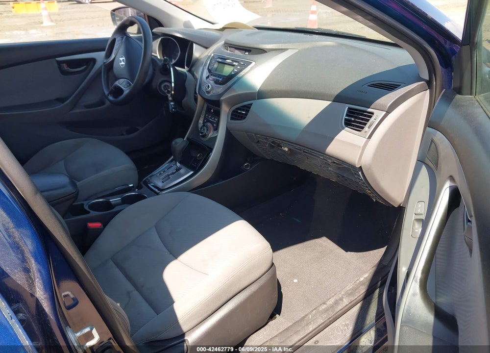 2013 HYUNDAI ELANTRA VIN: KMHDH4AE0DU493328