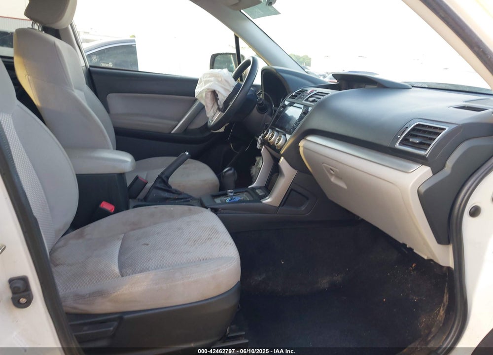 2018 SUBARU FORESTER VIN: JF2SJAGC7JH606685