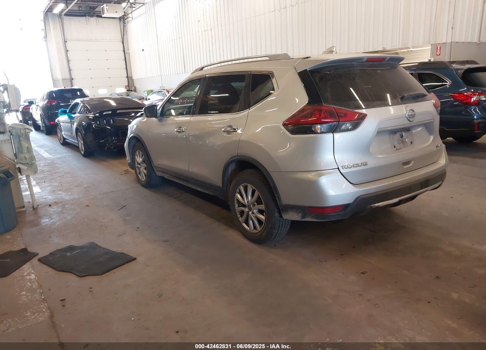 2018 NISSAN ROGUE VIN: 5N1AT2MV2JC711448