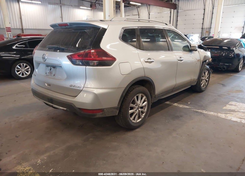 2018 NISSAN ROGUE VIN: 5N1AT2MV2JC711448