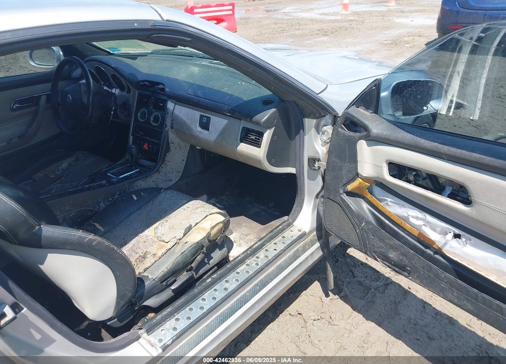 1999 MERCEDES-BENZ SLK 230 KOMPRESSOR VIN: WDBKK47F9XF136119