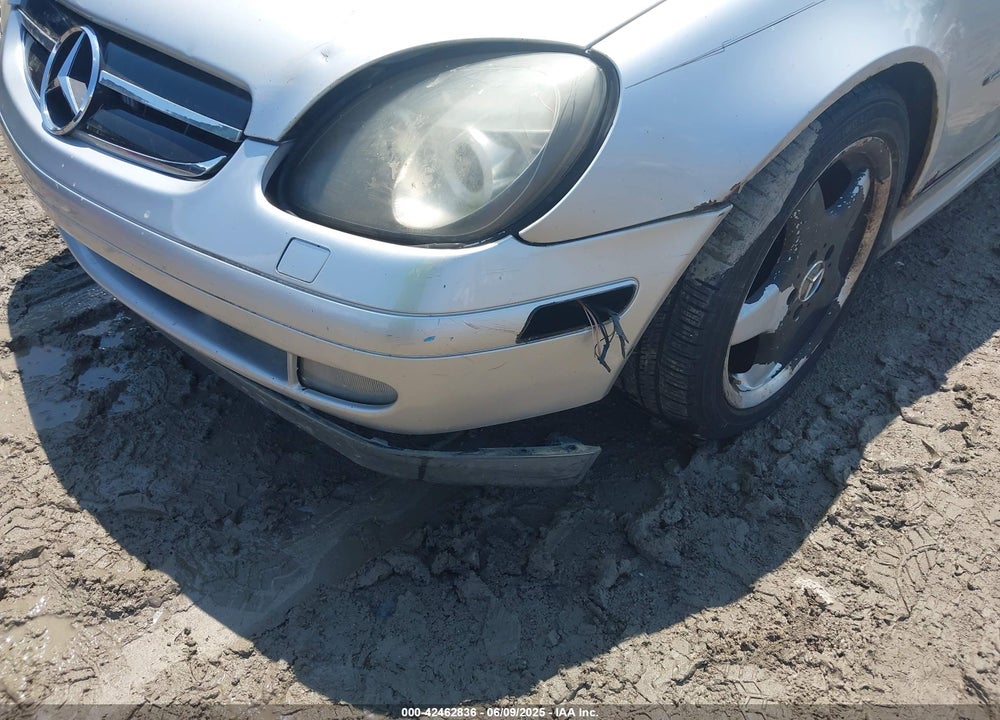 1999 MERCEDES-BENZ SLK 230 KOMPRESSOR VIN: WDBKK47F9XF136119