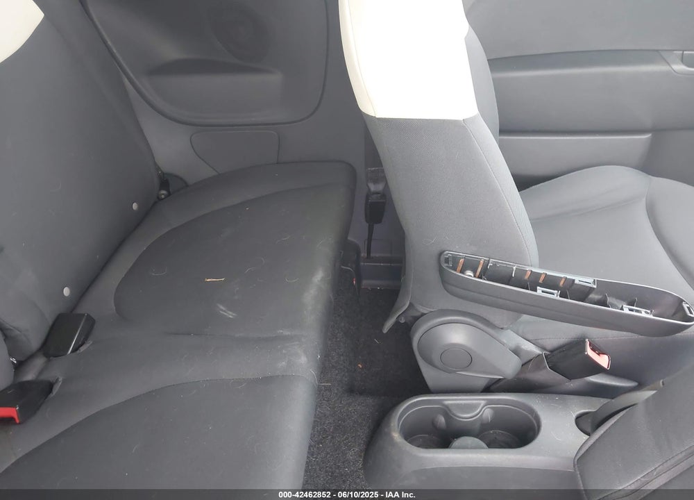 2013 FIAT 500 VIN: 3C3CFFAR5DT529193