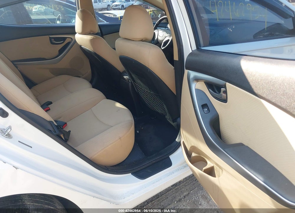 2013 HYUNDAI ELANTRA VIN: 5NPDH4AE8DH279184