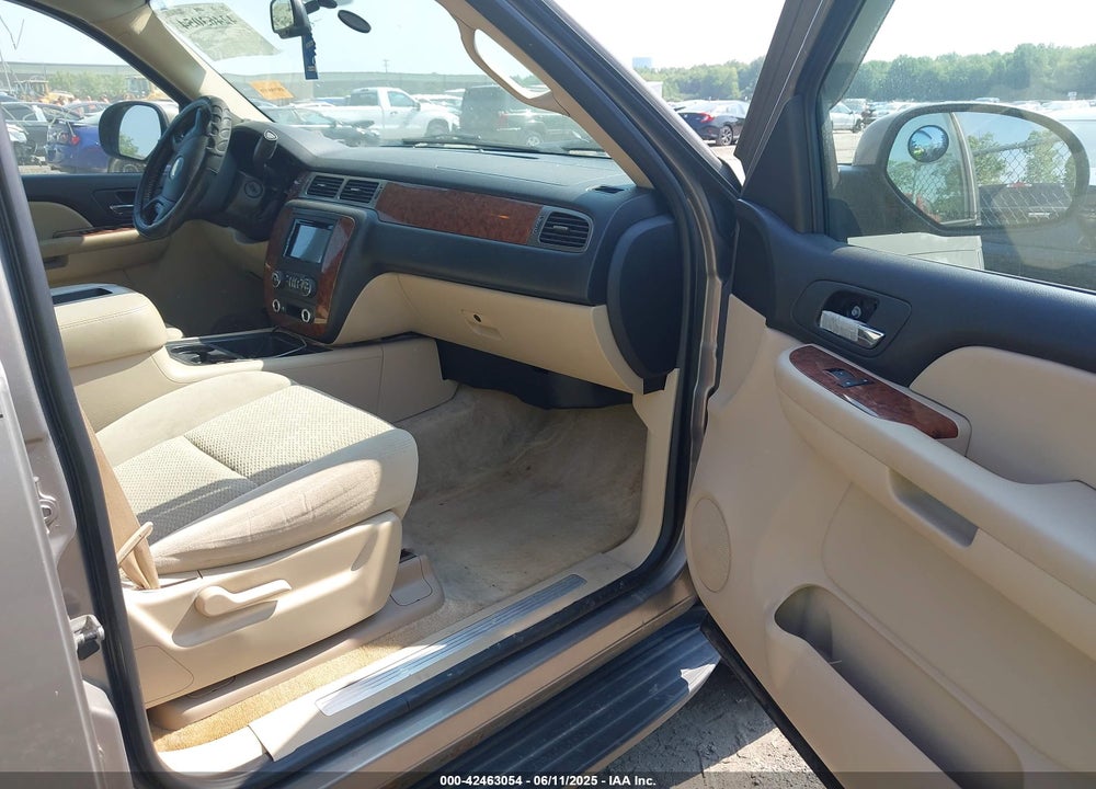 2007 CHEVROLET TAHOE LT VIN: 1GNFK13077J130469