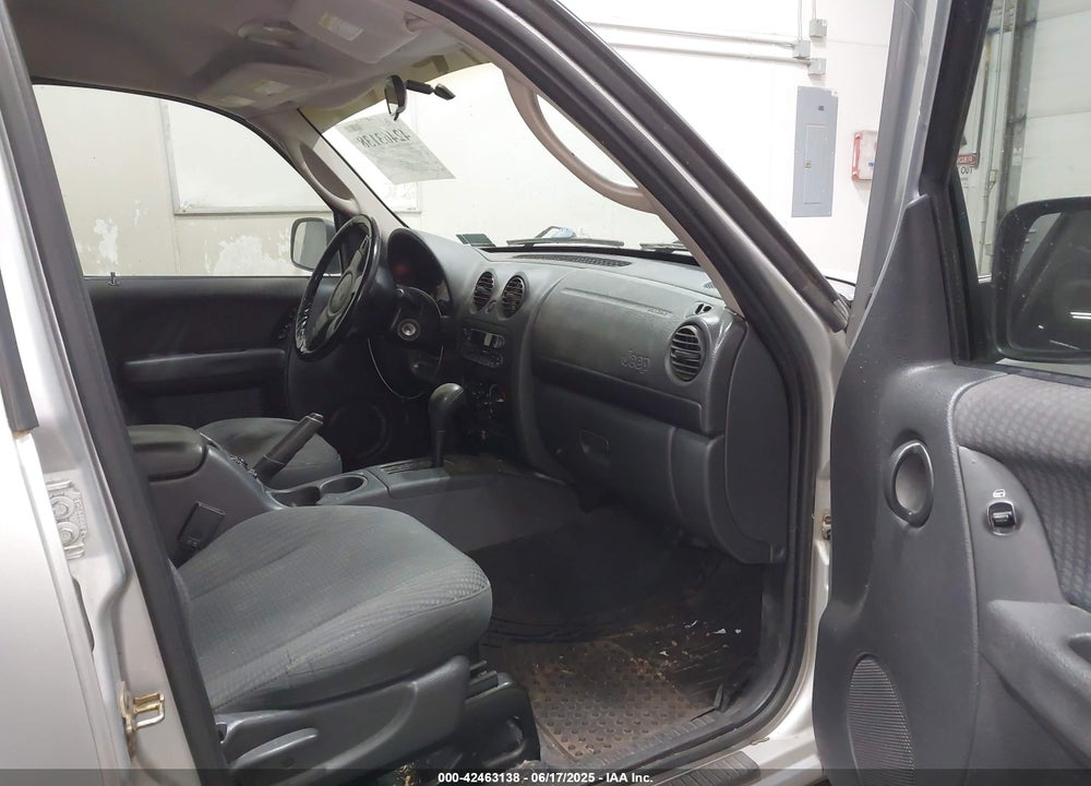 2002 JEEP LIBERTY SPORT VIN: 1J4GK48K92W110402