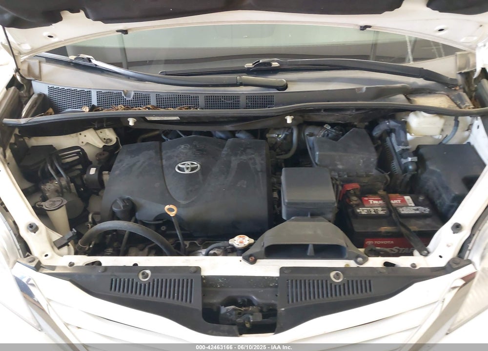 2017 TOYOTA SIENNA LE 8 PASSENGER VIN: 5TDKZ3DC1HS825297