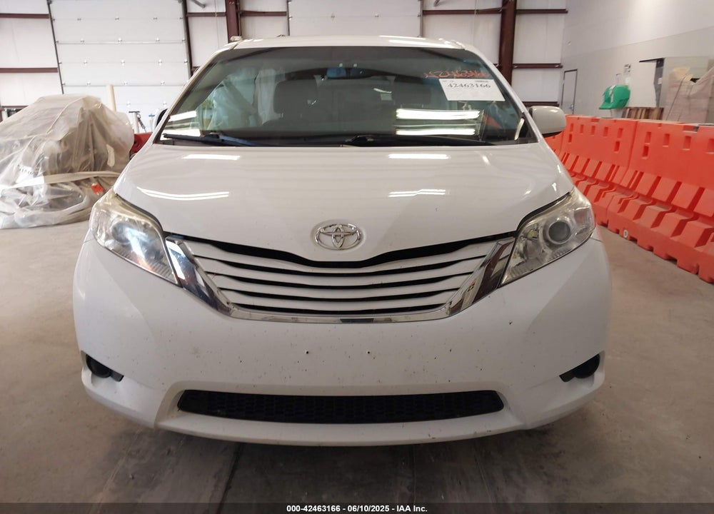 2017 TOYOTA SIENNA LE 8 PASSENGER VIN: 5TDKZ3DC1HS825297
