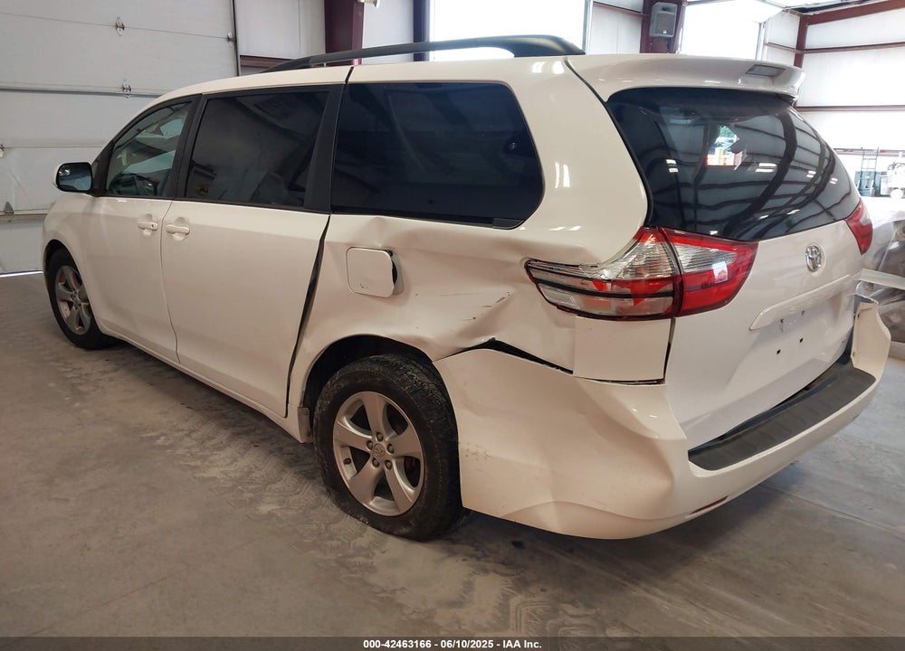 2017 TOYOTA SIENNA LE 8 PASSENGER VIN: 5TDKZ3DC1HS825297