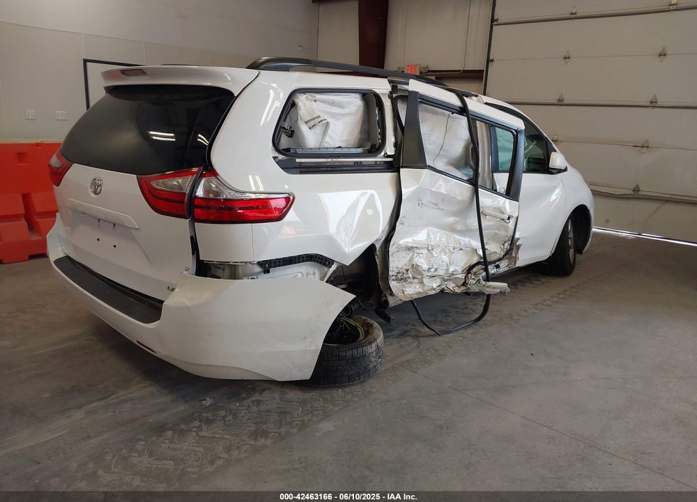 2017 TOYOTA SIENNA LE 8 PASSENGER VIN: 5TDKZ3DC1HS825297